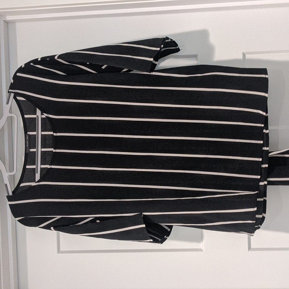 West Kei women's black and white striped blouse short sleeve with tie